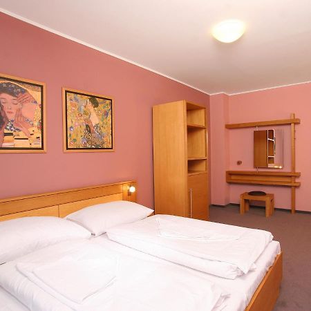 Hotel Trend Plzen Room photo